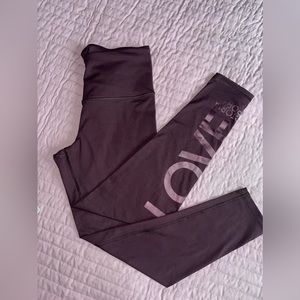Victoria’s Secret leggings